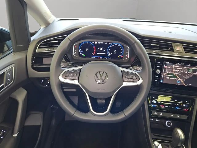 Volkswagen Touran 1.5 TSI Highline Style