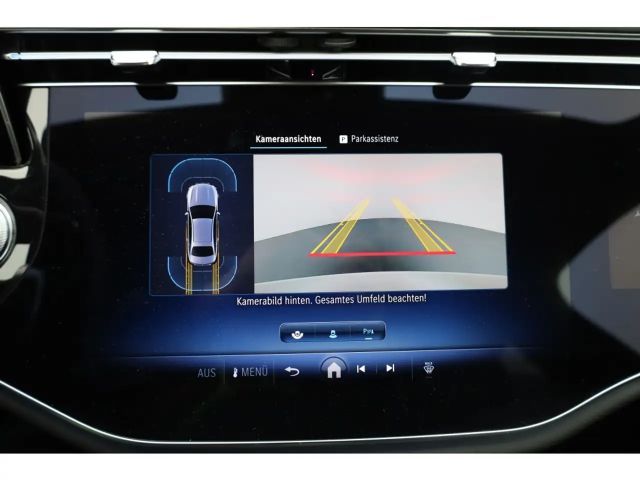 Mercedes-Benz E 220 AMG Line E 220 d Sedan