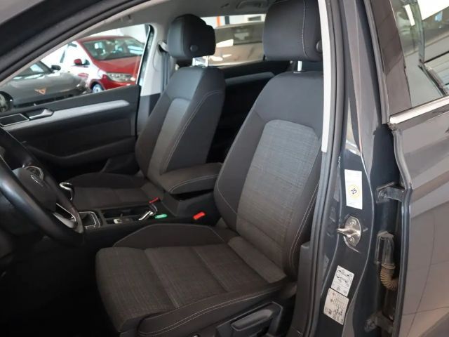 Volkswagen Passat Business Variant