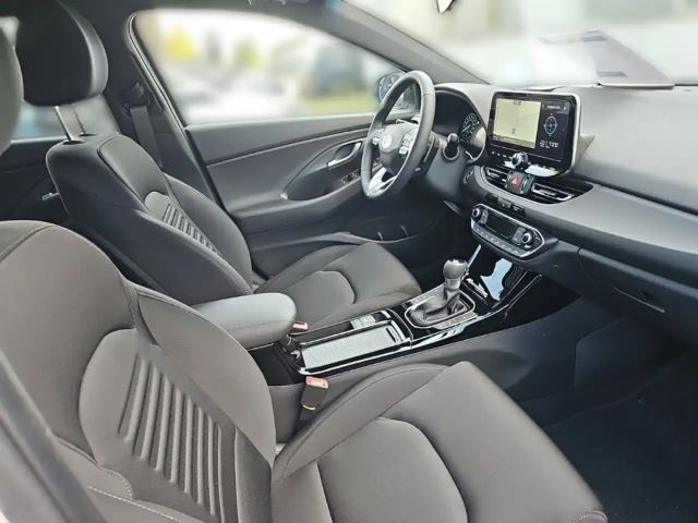 Hyundai i30 Advantage Hybrid T-GDi