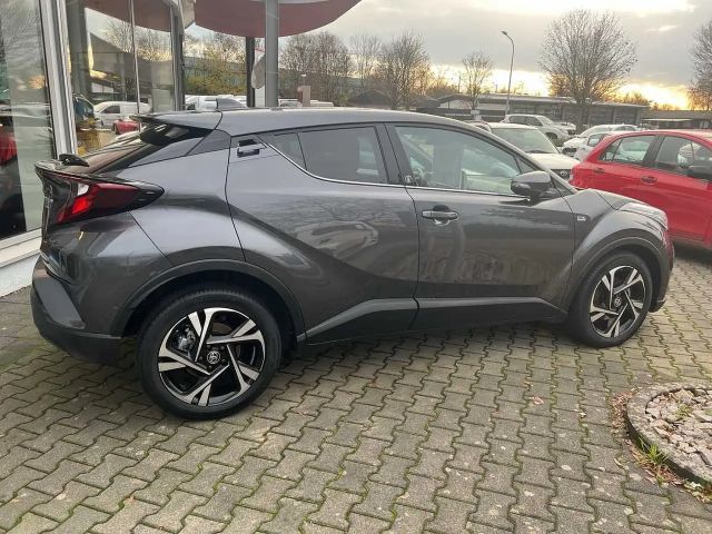 Toyota C-HR Hybride Team D