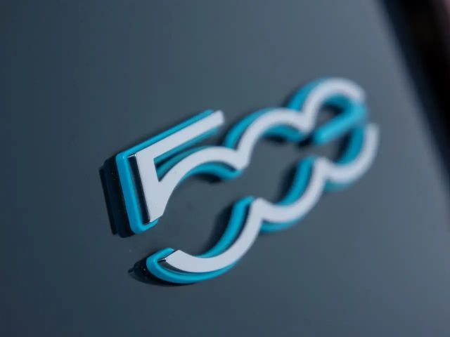 Fiat 500 Klimaautomatik, LED, PDC + Kamera, Allwetter, Carp