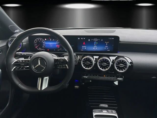 Mercedes-Benz A 200 AMG Line Hatchback