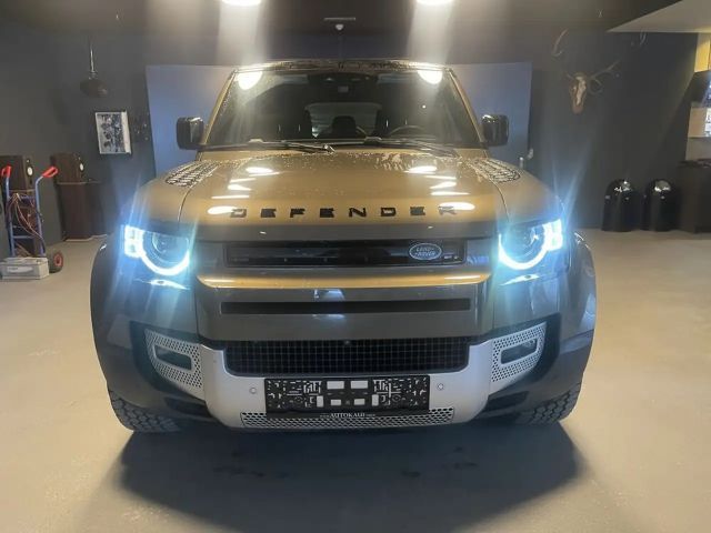 Land Rover Defender 110