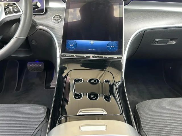 Mercedes-Benz C 180 AVANTGARDE Sedan