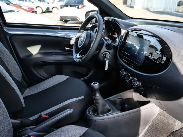 Toyota Aygo X 1.0 VVT-i Business