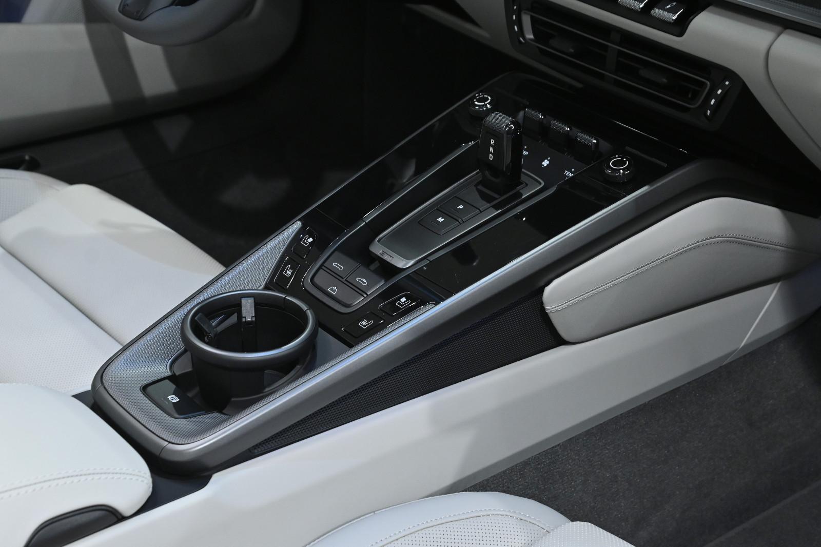 Porsche 911 4 992 Cabriolet Carrera