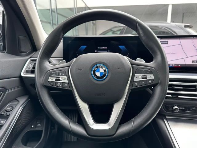 BMW 330 330e Touring xDrive