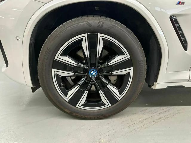 BMW X3 i/ M-Paket / Black Pack / PANO / AHK