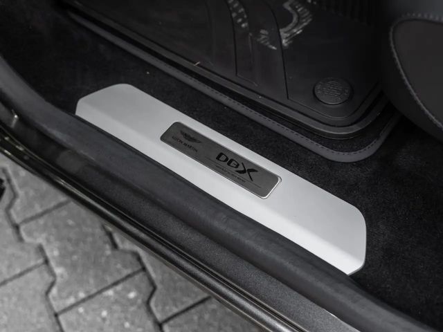 Aston Martin DBX Magnetic Silver