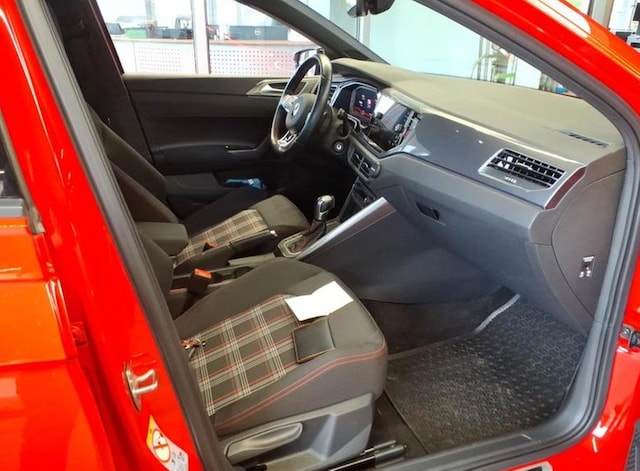 Volkswagen Polo 2.0 TSI DSG GTI