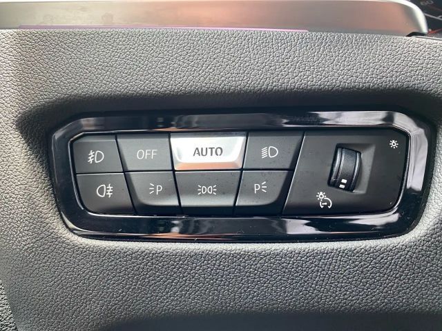 BMW 330 330i M-Sport Touring xDrive