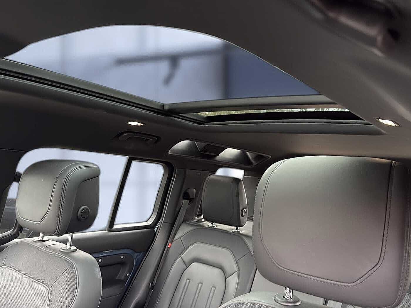 Land Rover Defender 110 Dynamic HSE