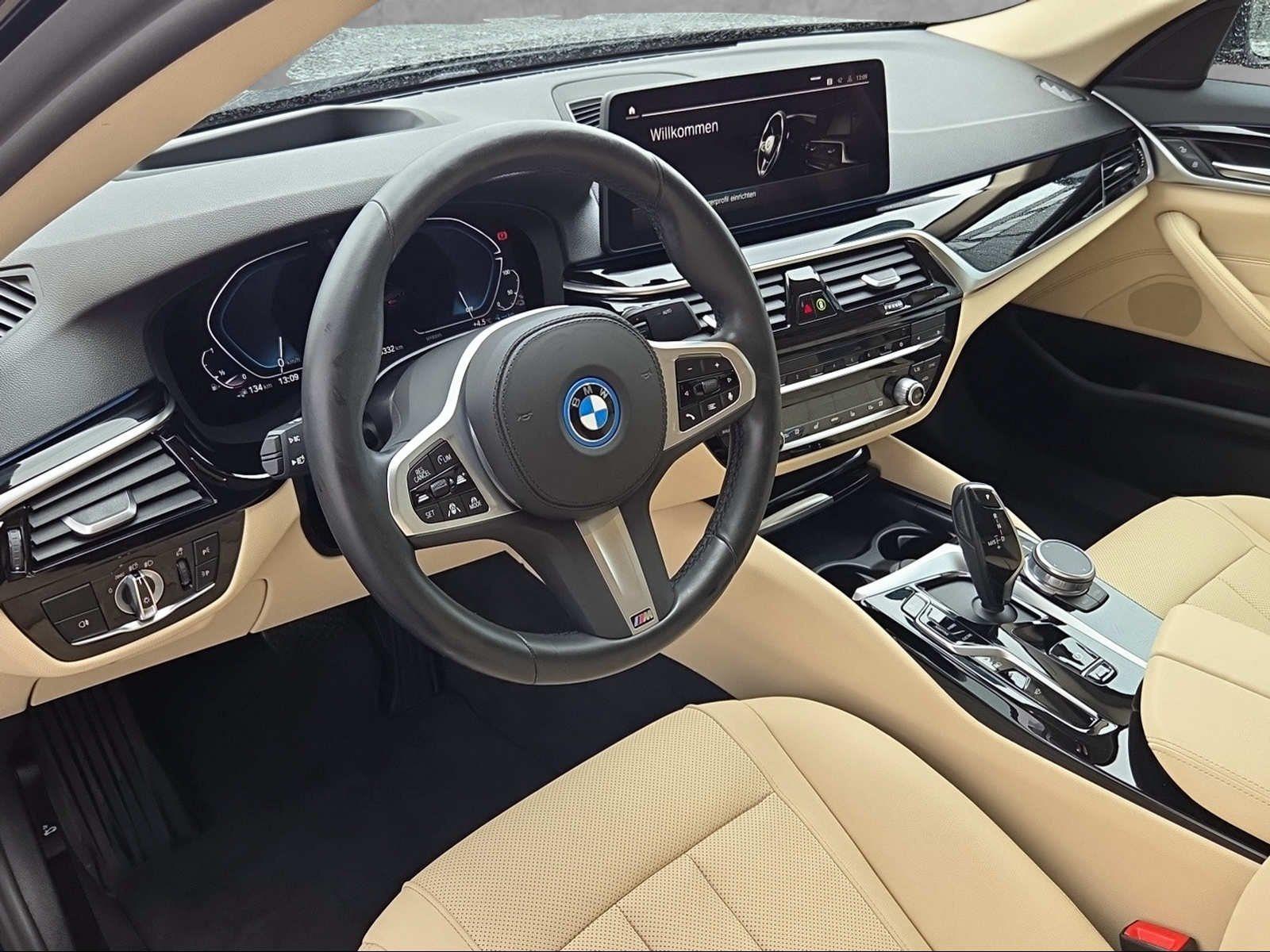 BMW 545 545e Sedan xDrive