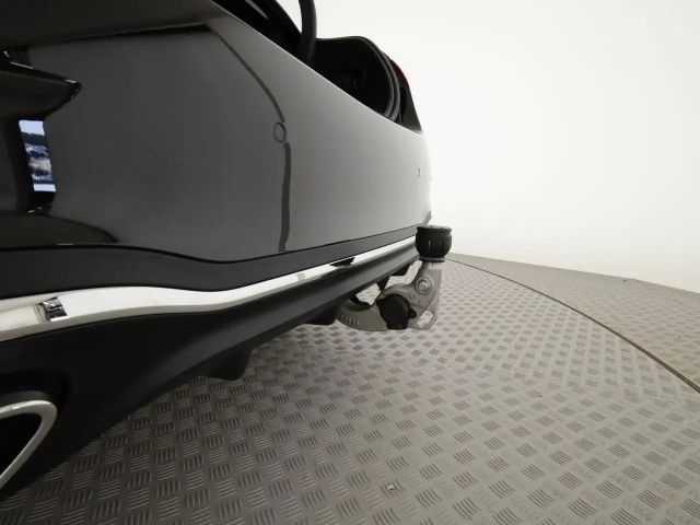 Mercedes-Benz C 220 AMG Line C 220 d Sedan