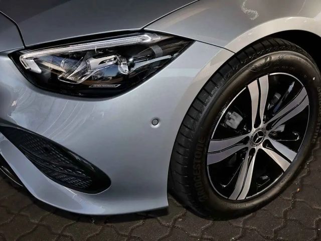 Mercedes-Benz C 180 AVANTGARDE Sedan