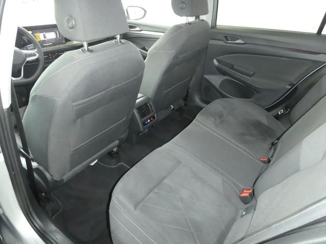 Volkswagen Golf Style Variant