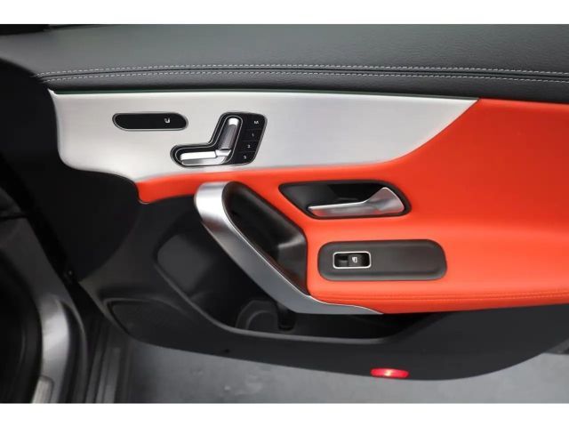 Mercedes-Benz CLA 200 AMG Line Coupé