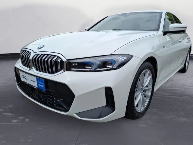 BMW 330 330i M-Sport Sedan xDrive