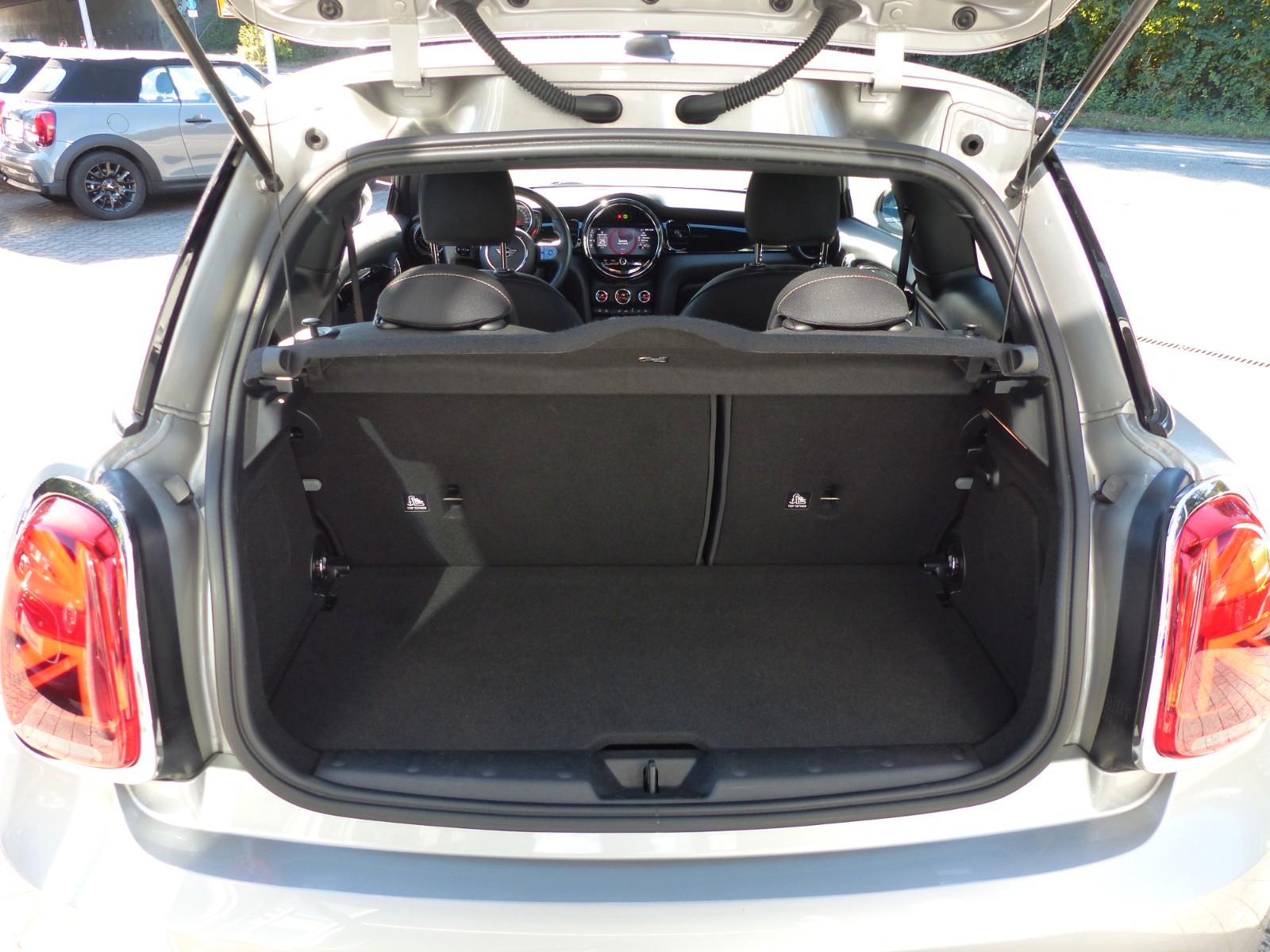 MINI Cooper "Essential Trim", Apple CarPlay, Tempomat