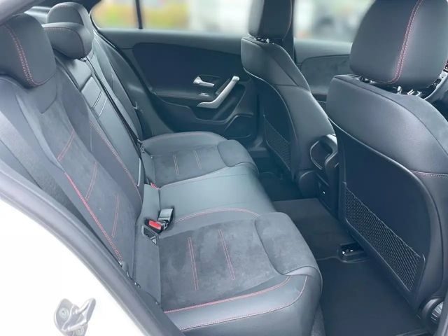 Mercedes-Benz A 250 A 250 e AMG Line