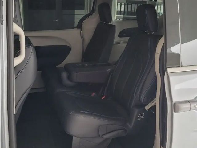 Chrysler Pacifica Touring