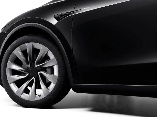 Tesla Model Y AWD Long Range