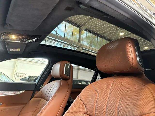 BMW i7 M-Sport Sedan xDrive60