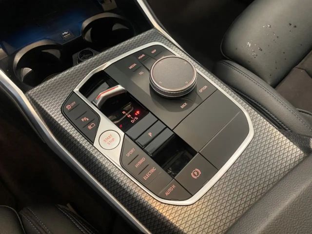 BMW 330 330e Touring