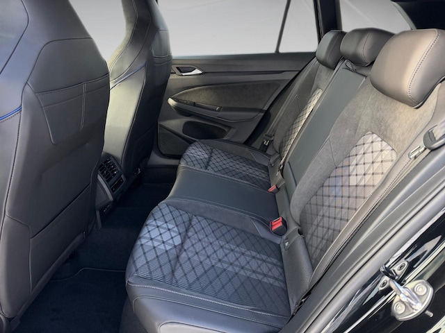 Volkswagen Golf 1.5 eTSI DSG Variant