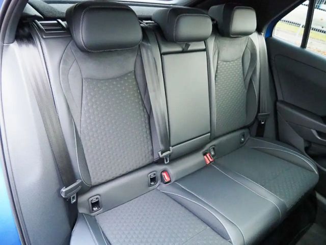 Volkswagen T-Roc 1.5 eTSI DSG R-Line Style