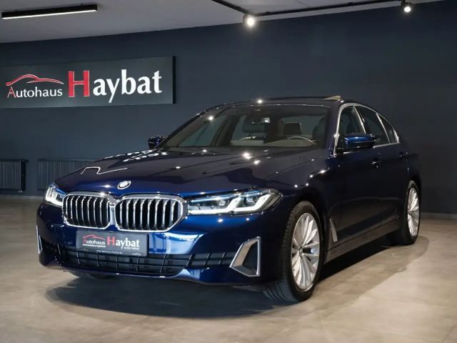BMW 540 540i Luxury Line Sedan xDrive