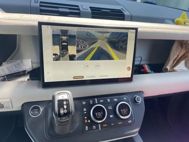 Land Rover Defender 110 D250