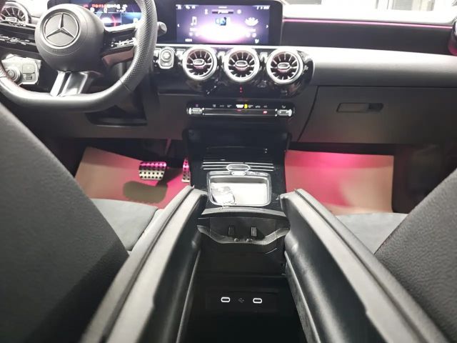 Mercedes-Benz CLA 180 AMG Line