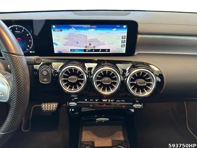 Mercedes-Benz A 180 AMG Line