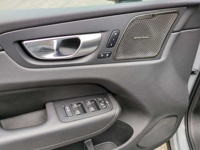 Volvo XC60 Navi LED Vollleder Klima Einparkhilfe el. Fenster