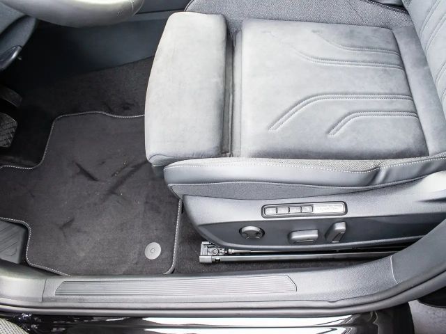 Volkswagen Golf DSG Style eHybrid