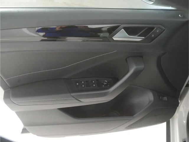 Volkswagen T-Roc 1.5 TSI R-Line Style