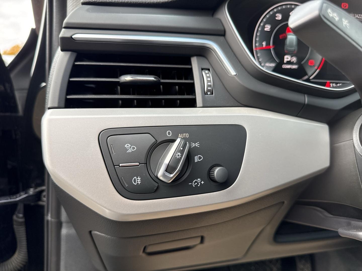 Audi A4 40 TFSI Avant S-Tronic