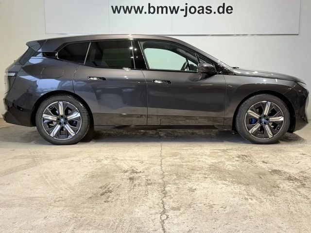 BMW iX xDrive40