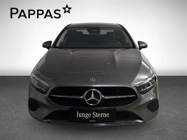 Mercedes-Benz A 180 Limousine PTS Cam Navi Wide AHK LED SHZ