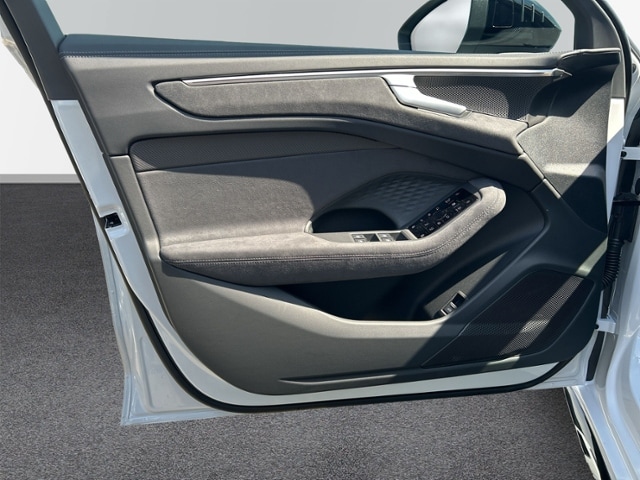 Audi A6 Avant Quattro S-Tronic