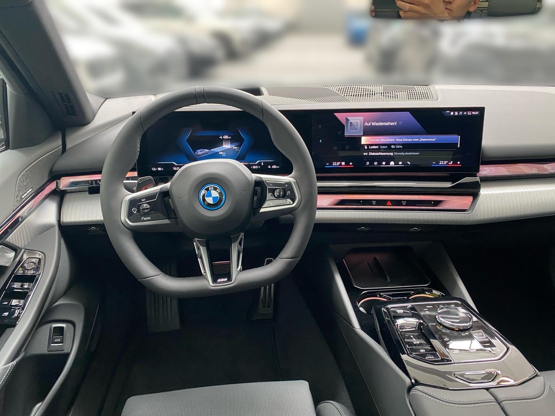 BMW i5 Touring