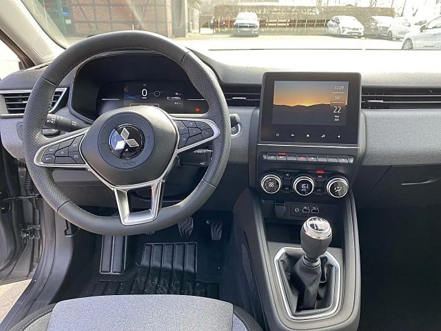 Mitsubishi Colt PLUS 1,0l Benziner 5MT Klima Navi Rückfahrkamera