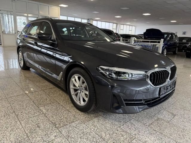 BMW 520 520d Business Line Touring xDrive