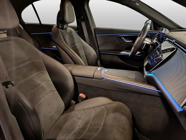 Mercedes-Benz E 200 AMG Line Sedan