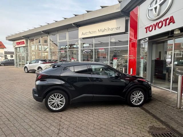 Toyota C-HR Hybride Team D