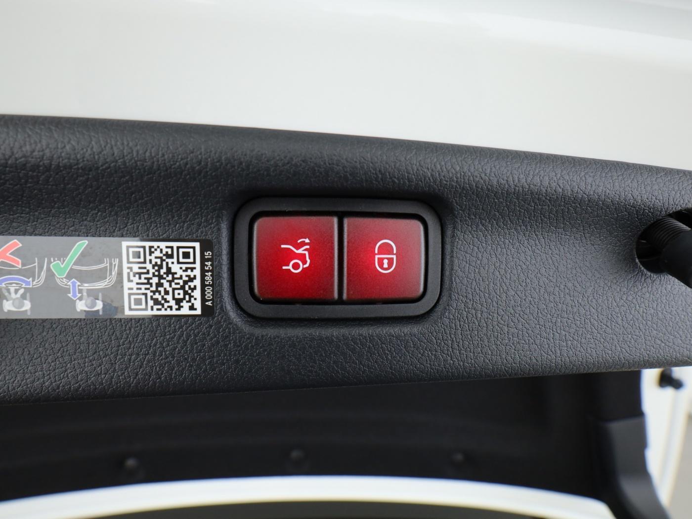 Mercedes-Benz C 200 Sedan