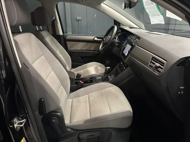 Volkswagen Touran 1.5 TSI DSG Family