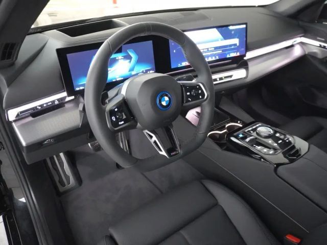 BMW i5 Sedan